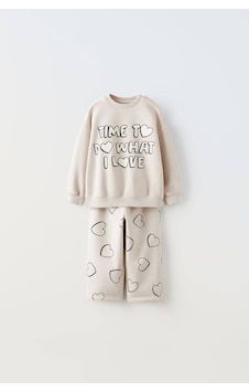 Kız Çocuk Slogan Yazı Detaylı Sweatshirt + Tayt Alt Üst Takım Taş Kız Çocuk Slogan Yazı Detaylı Sweatshirt + Tayt Alt Üst Takım Taş