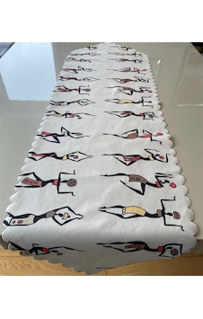 Afrika Kadın Desenli 35x135 CM Lazer Kesim Runner N11.1352 Afrika Kadın Desenli 35x135 CM Lazer Kesim Runner N11.1352