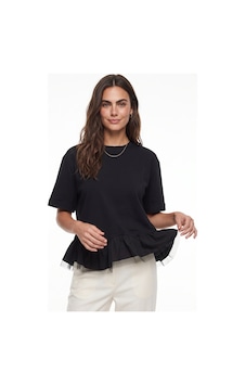 Onloox Kadın Siyah Siyah Pamuklu Bisiklet Yaka Kısa Kollu Oversize Alt Kısmı Volanlı Ve Tül Detaylı T-shirt Onloox Kadın Siyah Siyah Pamuklu Bisiklet Yaka Kısa Kollu Oversize Alt Kısmı Volanlı Ve Tül Detaylı T-shirt