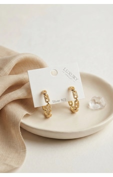 Bay Gold Renk Zirkon Taşlı Messika Model Halka Kadın Küpe Najmaddin Standart Bay Gold Renk Zirkon Taşlı Messika Model Halka Kadın Küpe Najmaddin Standart