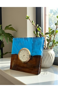 Classic Ceviz & Epoksi Masa Saati Gümüş Kaplama Quartz Mekanizma El Yapımı Tasarım 15x15 Cm / 20x20 Cm Mavi Classic Ceviz & Epoksi Masa Saati Gümüş Kaplama Quartz Mekanizma El Yapımı Tasarım 15x15 Cm / 20x20 Cm Mavi