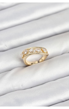 Pirinç Gold Renk Zirkon Taşlı Kadın Yüzük 5886 Gümüş Pirinç Gold Renk Zirkon Taşlı Kadın Yüzük 5886 Gümüş
