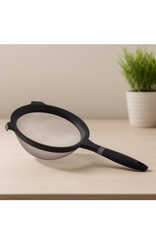 Tel Süzgeç 16 Cm 650 Ml Plastik Saplı Belirtilmemiş Tel Süzgeç 16 Cm 650 Ml Plastik Saplı Belirtilmemiş