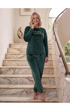 Seboteks Yumuşak Dokulu Kadife Kumaş Uzun Kollu Büyük Beden Kadın Pijama Takımı 2500 Yeşil Seboteks Yumuşak Dokulu Kadife Kumaş Uzun Kollu Büyük Beden Kadın Pijama Takımı 2500 Yeşil
