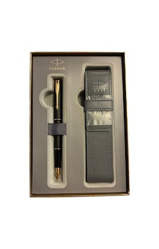 Parker Hediye Seti Sonnet Mat Siyah Dolmakalem + Kılıf Çok Renkli Parker Hediye Seti Sonnet Mat Siyah Dolmakalem + Kılıf Çok Renkli