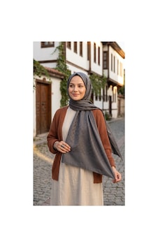 Nukra Pamuk Jakarlı Şal Halka Desen Kadın Tesettür Başörtüsü 70x190 Cm Füme Nukra Pamuk Jakarlı Şal Halka Desen Kadın Tesettür Başörtüsü 70x190 Cm Füme