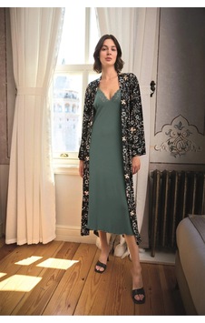 Litae Herşeytrend Çiçek Ve Yaprak Desenli Dantelli Ve Dekolteli Büyük Beden Sabahlık Takımı Yeşil Litae Herşeytrend Çiçek Ve Yaprak Desenli Dantelli Ve Dekolteli Büyük Beden Sabahlık Takımı Yeşil
