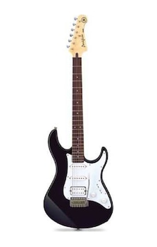 Yamaha Pacifica 012 Elektro Gitar (Black) Yamaha Pacifica 012 Elektro Gitar (Black)