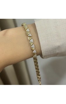 Vip Seri Gold Renk Üçgen Model Bileklik Altın Vip Seri Gold Renk Üçgen Model Bileklik Altın