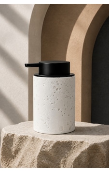Terra Stoneware Traverten Dokulu Siyah Pompalı Dekoratif Sıvı Sabunluk 500 Ml , 13 X 7.5 Cm Beyaz Terra Stoneware Traverten Dokulu Siyah Pompalı Dekoratif Sıvı Sabunluk 500 Ml , 13 X 7.5 Cm Beyaz