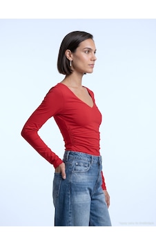 Dilvin 32780 V Yaka Büzgülü Top-kırmızı Dilvin 32780 V Yaka Büzgülü Top-kırmızı