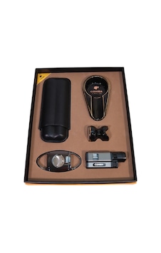 Cohiba 3 Torch Pürmüz Çakmak Kılıf Küllük Kesici Sehpa Siyah Beşli Puro Seti Tr10031 Cohiba 3 Torch Pürmüz Çakmak Kılıf Küllük Kesici Sehpa Siyah Beşli Puro Seti Tr10031