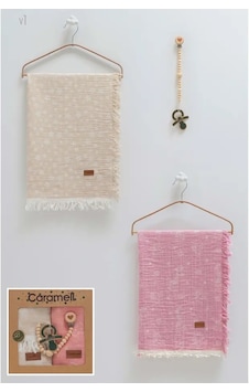 Caramell Basıc İkili Müslin Battaniye Emzik Askısı Üçlü Kutulu Set-100x120 Cm Crm.v1.2486 Çok Renkli Caramell Basıc İkili Müslin Battaniye Emzik Askısı Üçlü Kutulu Set-100x120 Cm Crm.v1.2486 Çok Renkli