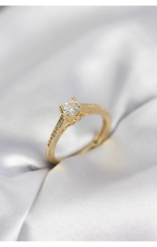 Mey İthalat Tek Taş Gold Renk Zirkon Taşlı Model Kadın Yüzük Çok Renkli 22457930 Mey İthalat Tek Taş Gold Renk Zirkon Taşlı Model Kadın Yüzük Çok Renkli 22457930