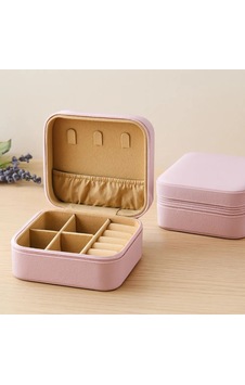 Jenerik Mini Fermuarlı Takı Kutusu 10x10x5 Cm - Suni Deri, 4 Bölmeli Jenerik Mini Fermuarlı Takı Kutusu 10x10x5 Cm - Suni Deri, 4 Bölmeli