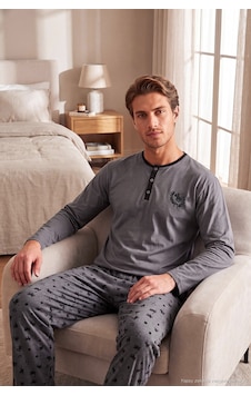 Buratti Desenli Pamuklu Düğmeli Bisiklet Yaka Pijama Takımı Erkek Pijama Takımı 6575002 Füme Buratti Desenli Pamuklu Düğmeli Bisiklet Yaka Pijama Takımı Erkek Pijama Takımı 6575002 Füme