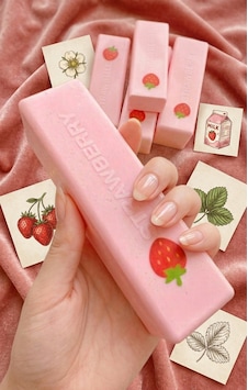 Squishy Butter Strawberry Sukuşi Çilek Tereyağ Bir Adet 13 Cm Boyut Küre 1 Adet Squishy Butter Strawberry Sukuşi Çilek Tereyağ Bir Adet 13 Cm Boyut Küre 1 Adet