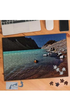 Mavi Deniz Kıyısında Taşlar 240 Parça Puzzle Yapboz Tablo-233 Mavi Deniz Kıyısında Taşlar 240 Parça Puzzle Yapboz Tablo-233
