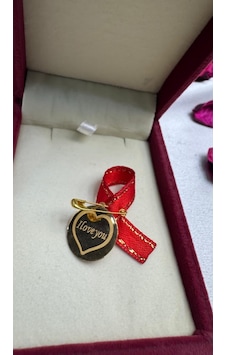 1,4 Gr 22 Ayar Altın İ Love You Yazılı Kalp Plaka Hediyelik Altın Damgalı Faturalı Açıklamayı Okuyun 1,4 Gr 22 Ayar Altın İ Love You Yazılı Kalp Plaka Hediyelik Altın Damgalı Faturalı Açıklamayı Okuyun