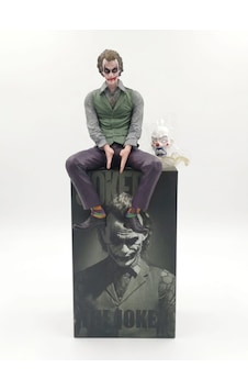 Süs Maskot Figür Joker Oturan Adam Büyük 1 Süs Maskot Figür Joker Oturan Adam Büyük 1