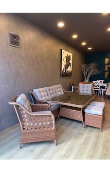 Kalyonhome Garden Marsilya Rattan Bahçe Balkon Mobilyası 3+1+1+2puf Ve Masa Kahverengi