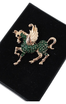 Özgür Ruhun İfadesi Efsanevi Kanatlı Pegasus Atı Broş Gold Renkli Taşlı Erkek Kadın Yaka İğnesi Çok renkli Özgür Ruhun İfadesi Efsanevi Kanatlı Pegasus Atı Broş Gold Renkli Taşlı Erkek Kadın Yaka İğnesi Çok renkli
