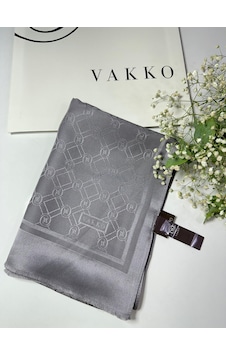 Vakko 68x200 Jakarlı Saf İpek Şal - 05491 - 68x200 / Gri Gri Vakko 68x200 Jakarlı Saf İpek Şal - 05491 - 68x200 / Gri Gri