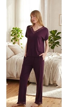 Biçomi Nefes Alan Dökümlü Viskon Kumaş V Yaka Dantel Detaylı Kısa Kollu Konfor Pijama Takımı Bordo Biçomi Nefes Alan Dökümlü Viskon Kumaş V Yaka Dantel Detaylı Kısa Kollu Konfor Pijama Takımı Bordo