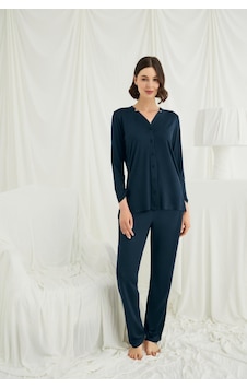 Civetta Uzunkollu Boydan Düğmeli V Yaka Pijama Takımı Gece Mavisi Civetta Uzunkollu Boydan Düğmeli V Yaka Pijama Takımı Gece Mavisi