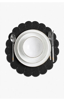 Nakışlı Deri Amerikan Servis 2'li Set Çift Taraflı Yuvarlak Supla 40x40 Cm Almada Siyah Nakışlı Deri Amerikan Servis 2'li Set Çift Taraflı Yuvarlak Supla 40x40 Cm Almada Siyah