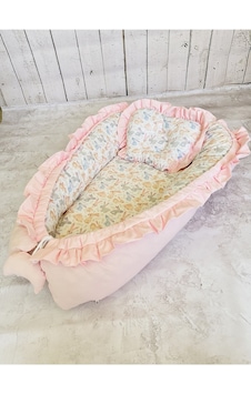 Baby Nest Tavşanlar Fırfırlı Ortopedik Çift Taraflı Bebek Yatağı Anne Yanı Bebek Yatağı