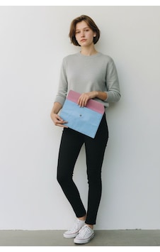 Plush Studıo Istanbul Mavi Deri, Peluş Astarlı Evrak Ve Laptop Çantası 36x26 Cm Mavi Mavi Plush Studıo Istanbul Mavi Deri, Peluş Astarlı Evrak Ve Laptop Çantası 36x26 Cm Mavi Mavi