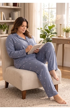 Seboteks Milan Kumaş Önden Düğmeli Uzun Kollu Büyük Beden Kadın Pijama Takımı 3499 Füme Seboteks Milan Kumaş Önden Düğmeli Uzun Kollu Büyük Beden Kadın Pijama Takımı 3499 Füme