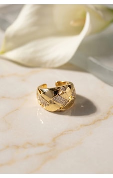 Mey İthalat Zirkon Taş Detaylı Geçmeli Örgü Tasarımlı Ayarlanabilir Gold Renk Yüzük Çok Renkli Mey İthalat Zirkon Taş Detaylı Geçmeli Örgü Tasarımlı Ayarlanabilir Gold Renk Yüzük Çok Renkli