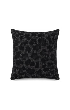 Black Jag Serisi Kırlent Kılıfı Twill Kumaş Gizli Fermuar 43x43 Cm Y3 - 916478677 Y3 Black Jag Serisi Kırlent Kılıfı Twill Kumaş Gizli Fermuar 43x43 Cm Y3 - 916478677 Y3