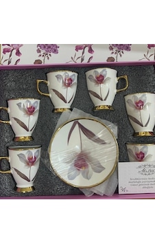 Pembe Çiçek Desenli Altın Detaylı Kutulu Fincan Takımı 6 Lı Beyaz Pembe Çiçek Desenli Altın Detaylı Kutulu Fincan Takımı 6 Lı Beyaz