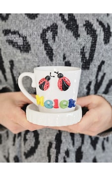 Uğur Böceği Figürlü İsimli Kupa Mug Altın - Beyaz Uğur Böceği Figürlü İsimli Kupa Mug Altın - Beyaz
