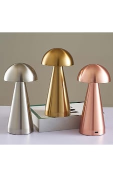 Dekoratif Metal Gold Mantar Kablosuz Masa Lambası Gold Dekoratif Metal Gold Mantar Kablosuz Masa Lambası Gold