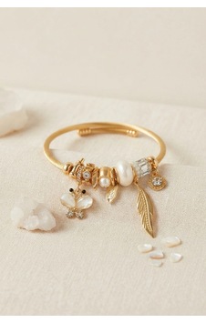 Kelebek Model Gold Renk Beyaz Charmlı Bileklik 6446404 Kelebek Model Gold Renk Beyaz Charmlı Bileklik 6446404