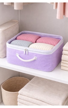 Mor Şeffaf Kapaklı Hurç 28x32x15 Cm Orta Boy Dolap İçi Kıyafet Ve Havlu Düzenleyici Mor Şeffaf Kapaklı Hurç 28x32x15 Cm Orta Boy Dolap İçi Kıyafet Ve Havlu Düzenleyici