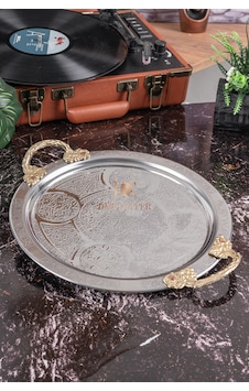 12 Adet 25 Cm Krom Çelik Kahve Tepsisi Pirinç Kulplu Nakışlı Desenli Dekoratif Servis Sunum Tepsisi Gümüş 12 Adet 25 Cm Krom Çelik Kahve Tepsisi Pirinç Kulplu Nakışlı Desenli Dekoratif Servis Sunum Tepsisi Gümüş