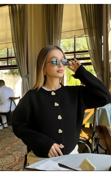 De Pose Kalp Düğme Detaylı Triko Hırka Siyah De Pose Kalp Düğme Detaylı Triko Hırka Siyah