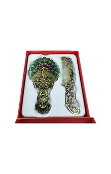 Tavus Kuşu Desenli Vintage Ayna Tarak Seti Özel Tasarım Ve Özel Kutulu 13,5 Cm & 13 Cm Yeşil Tavus Kuşu Desenli Vintage Ayna Tarak Seti Özel Tasarım Ve Özel Kutulu 13,5 Cm & 13 Cm Yeşil