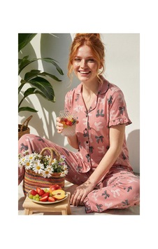 Femelle Pembe Kurdele Desenli Düğmeli Pijama Takımı