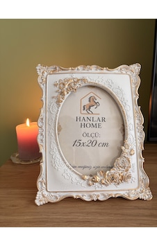 Güllü Barok Dikdörtgen Fotoğraf Çerçevesi Beyaz & Eskitme Altın 15x20 Cm Güllü Barok Dikdörtgen Fotoğraf Çerçevesi Beyaz & Eskitme Altın 15x20 Cm