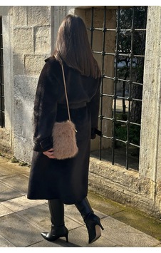 Mollycrush Kadın Askılı Peluş Bej Çanta Kürk Postacı Model Bej Mollycrush Kadın Askılı Peluş Bej Çanta Kürk Postacı Model Bej