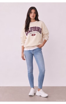 Quzu Baskı Nakış Detaylı Sweatshirt Bej Quzu Baskı Nakış Detaylı Sweatshirt Bej
