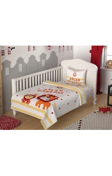 Taç Galatasaray Aslan Parçası Baby Pamuk Pike Takımı Taç Galatasaray Aslan Parçası Baby Pamuk Pike Takımı
