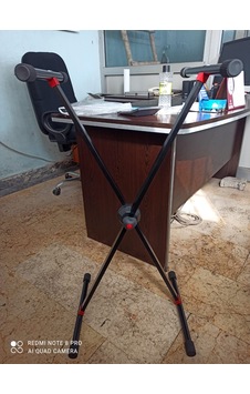 Tekli Katlanır Yükseklik Ayarlı Org Sehpası Tekli Katlanır Yükseklik Ayarlı Org Sehpası