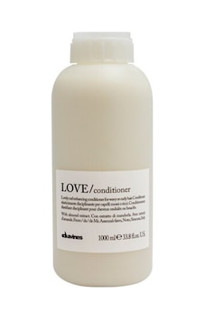 Davines Love Curl Bukle Belirginleştirici Saç Bakım Kremi 1 L Davines Love Curl Bukle Belirginleştirici Saç Bakım Kremi 1 L